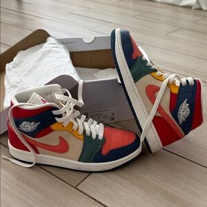 Women’s Air Jordan 1 Mid SE